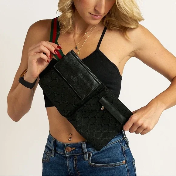 Gucci Crossbody Bag in Black with Green and Red Strap